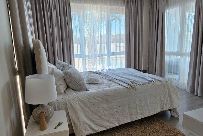Resale - VILLA -
ORIHUELA - Urb. Montepinar