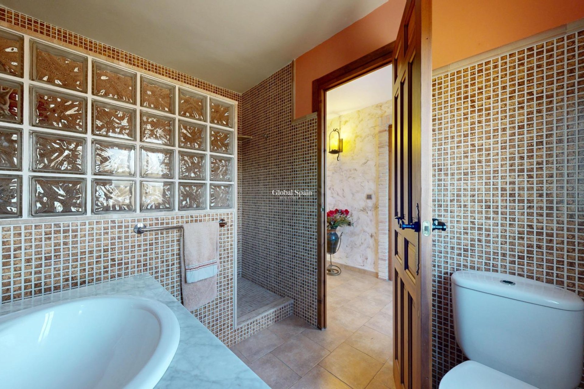 Resale - VILLA -
ORIHUELA