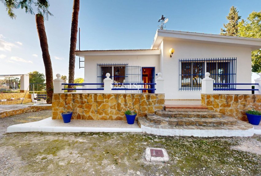 Resale - VILLA -
ORIHUELA