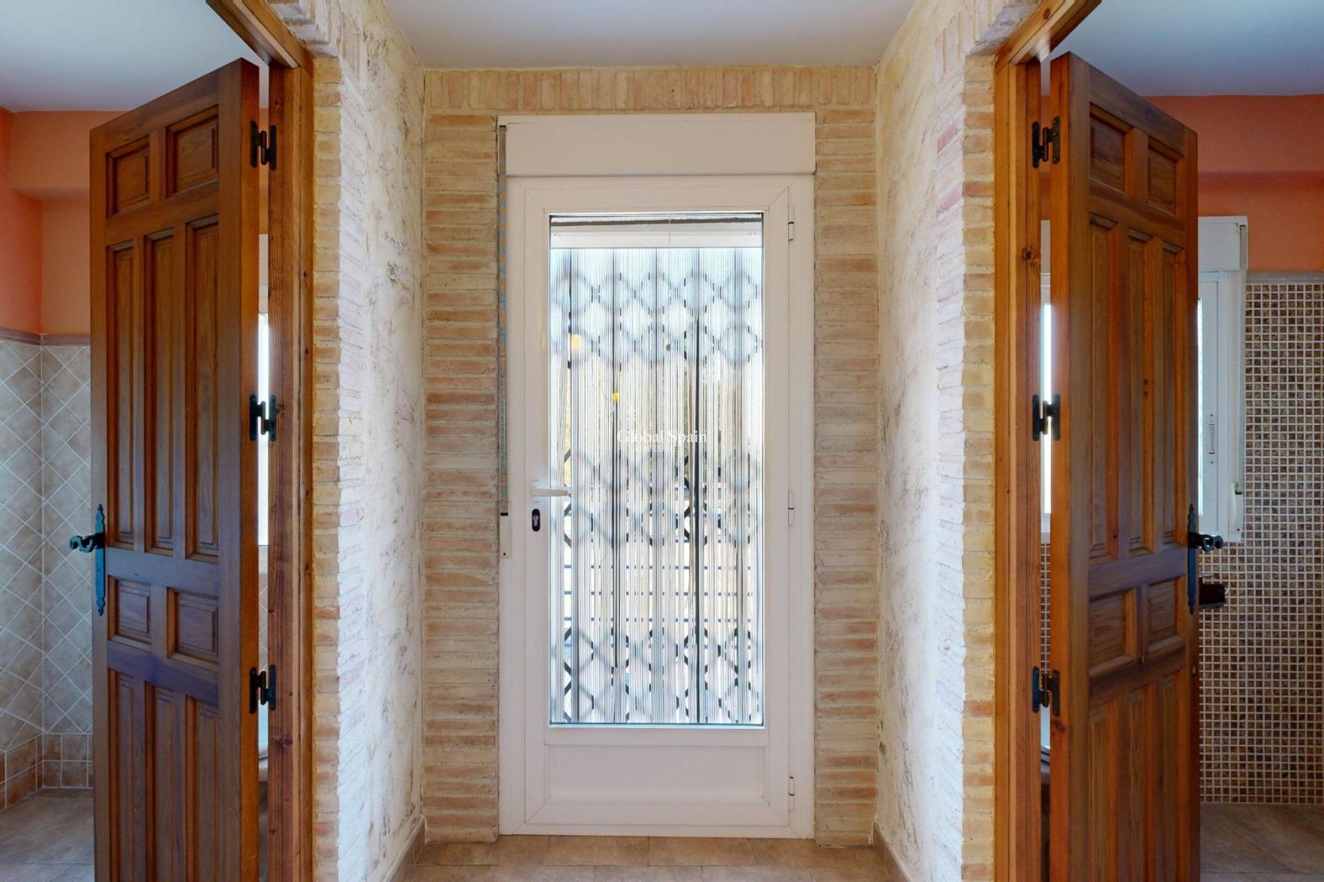 Resale - VILLA -
ORIHUELA