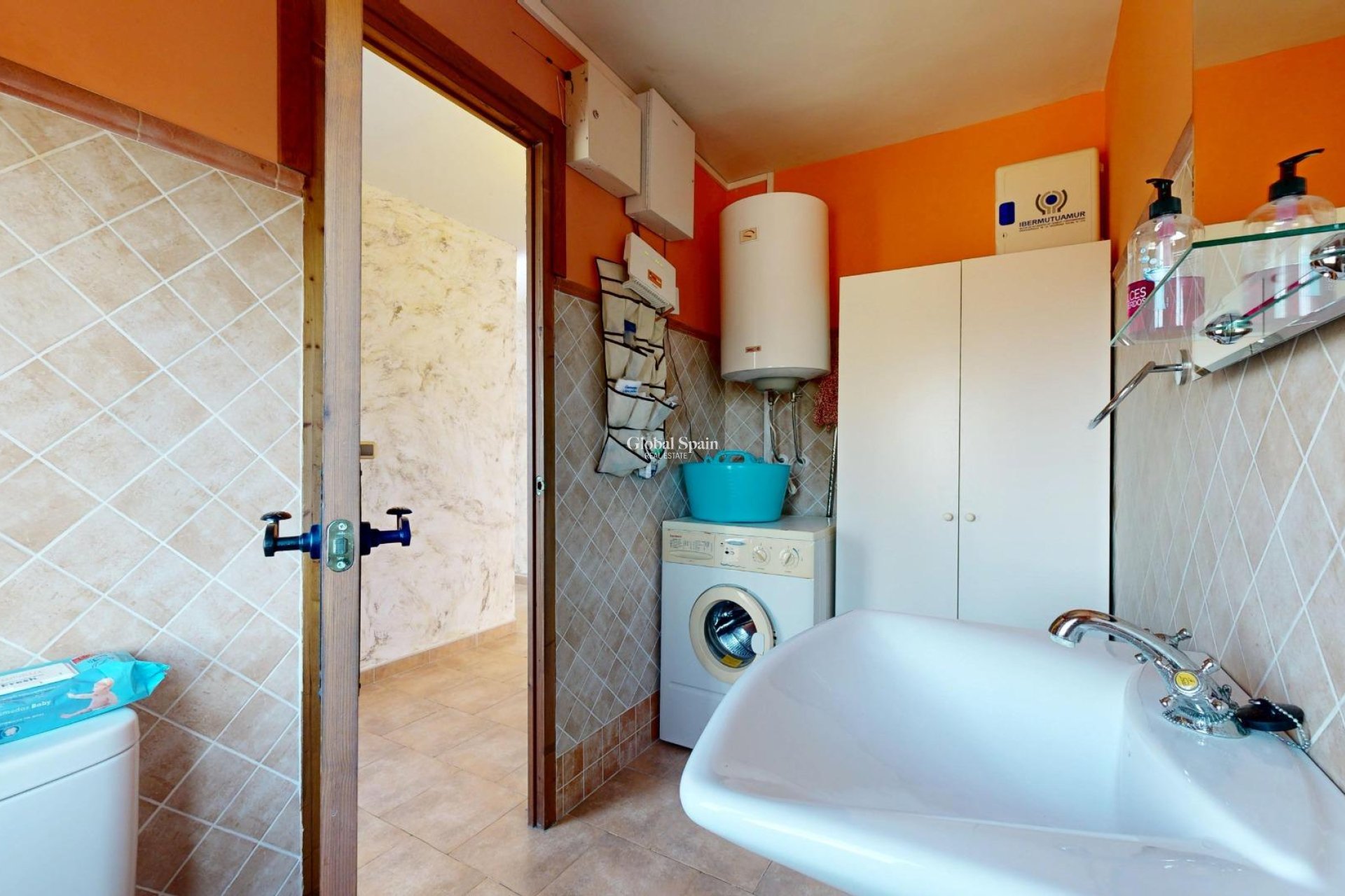 Resale - VILLA -
ORIHUELA