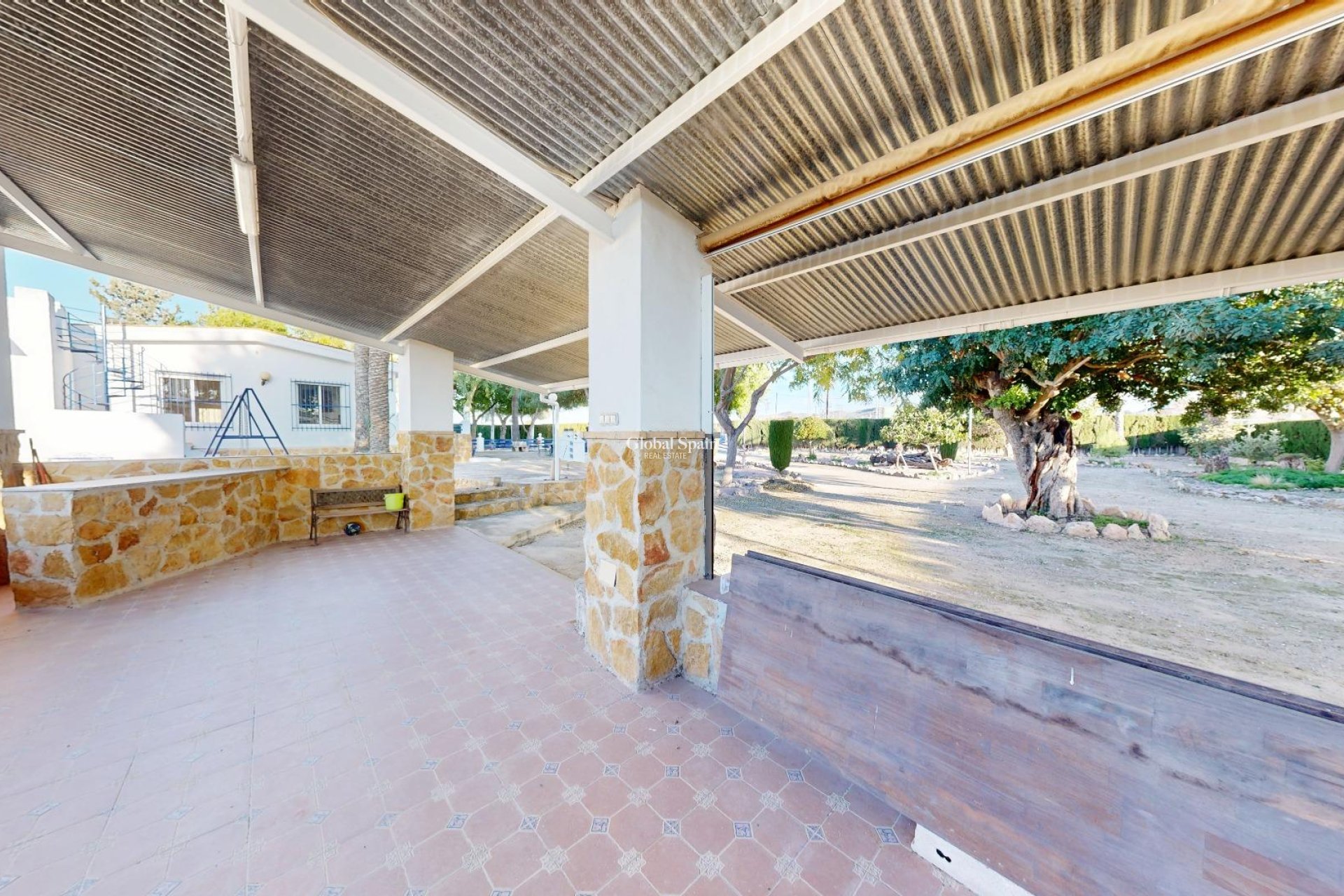 Resale - VILLA -
ORIHUELA