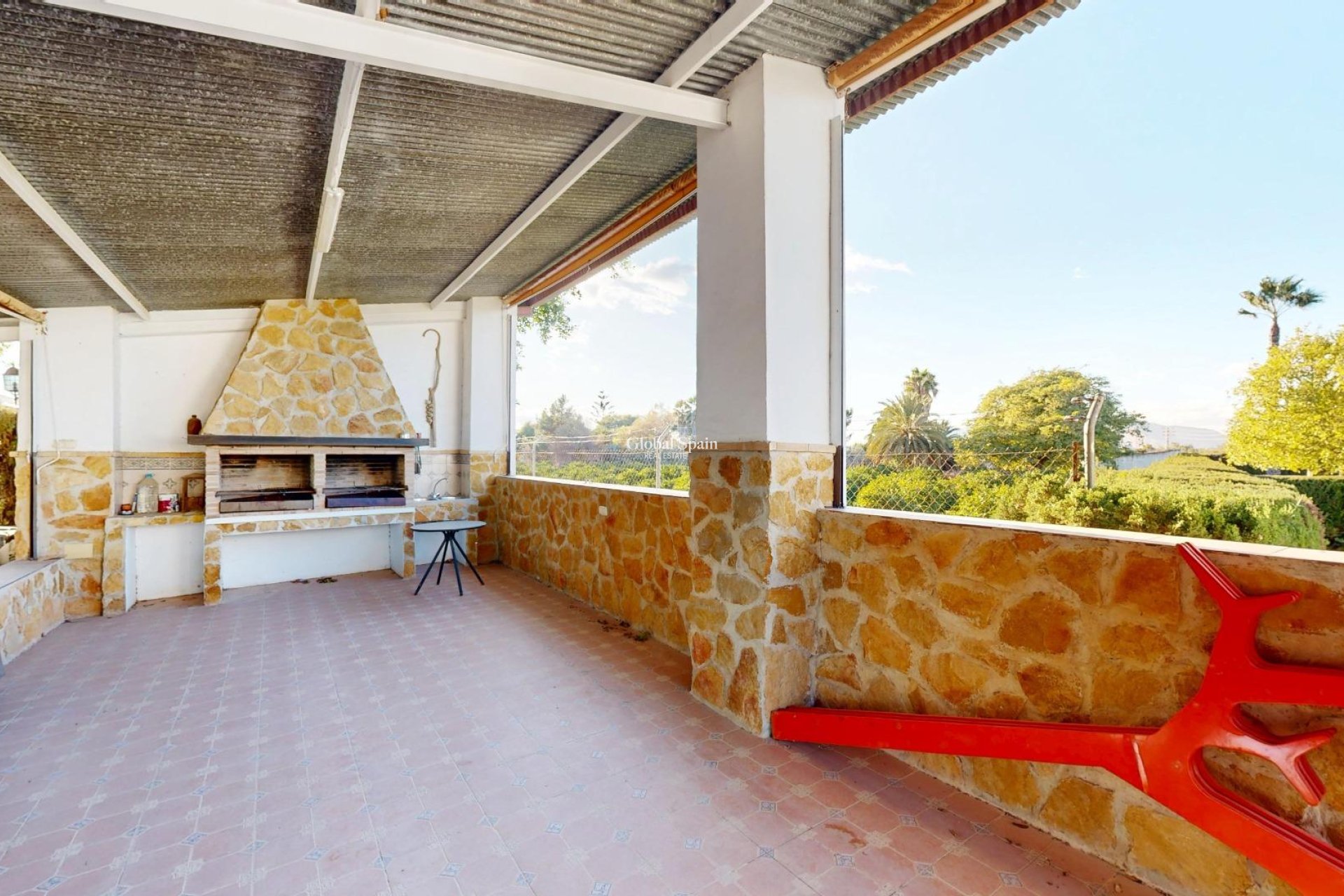Resale - VILLA -
ORIHUELA