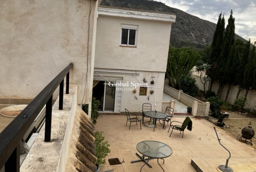 Resale - VILLA -
ORXETA - Costa Blanca