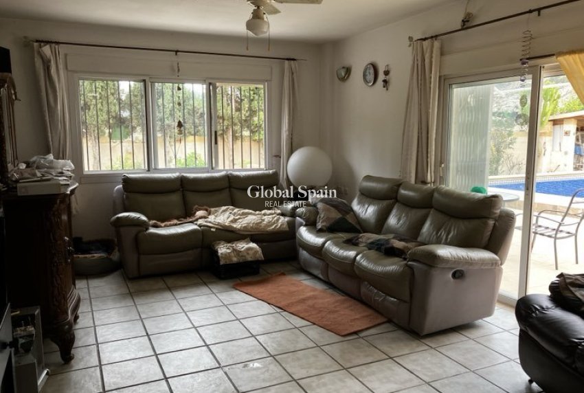 Resale - VILLA -
ORXETA - Costa Blanca