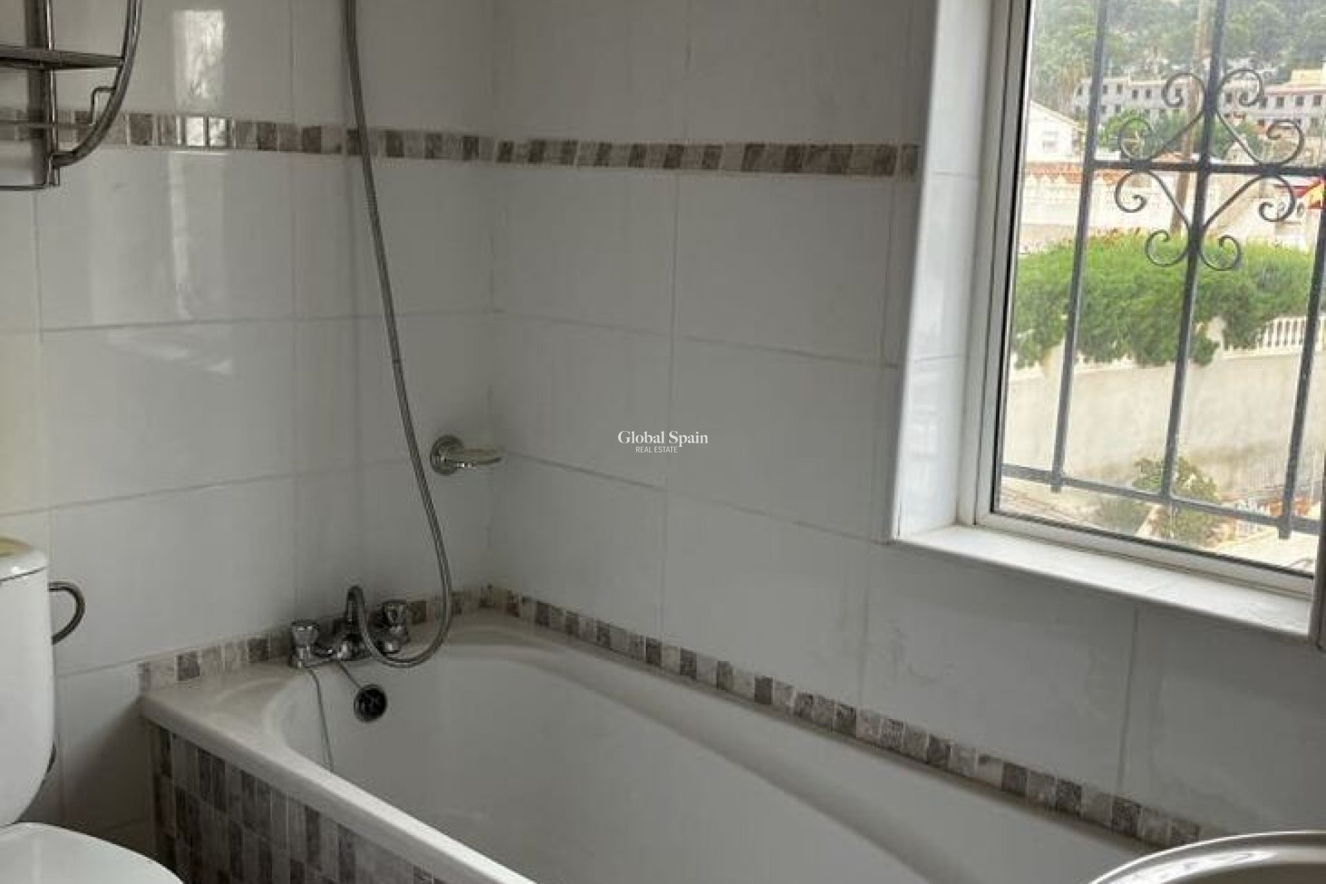 Resale - VILLA -
ORXETA - Costa Blanca