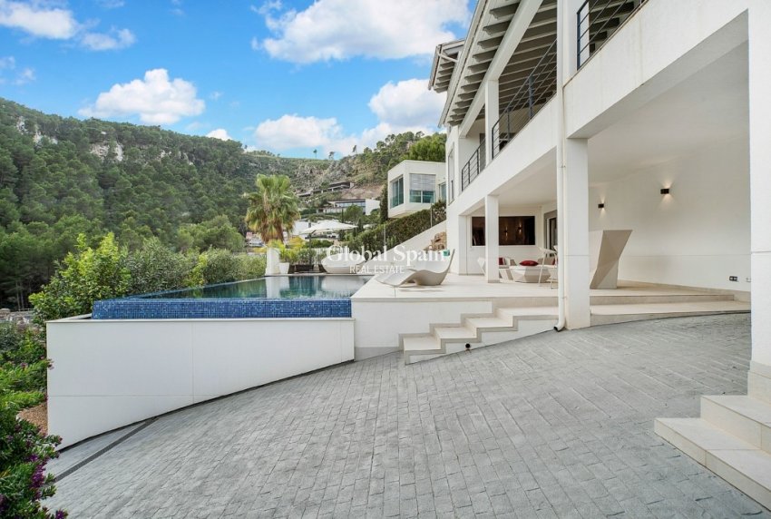 Resale - VILLA -
PALMA - Son Vida