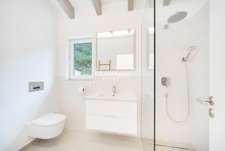 Resale - VILLA -
PALMA - Son Vida