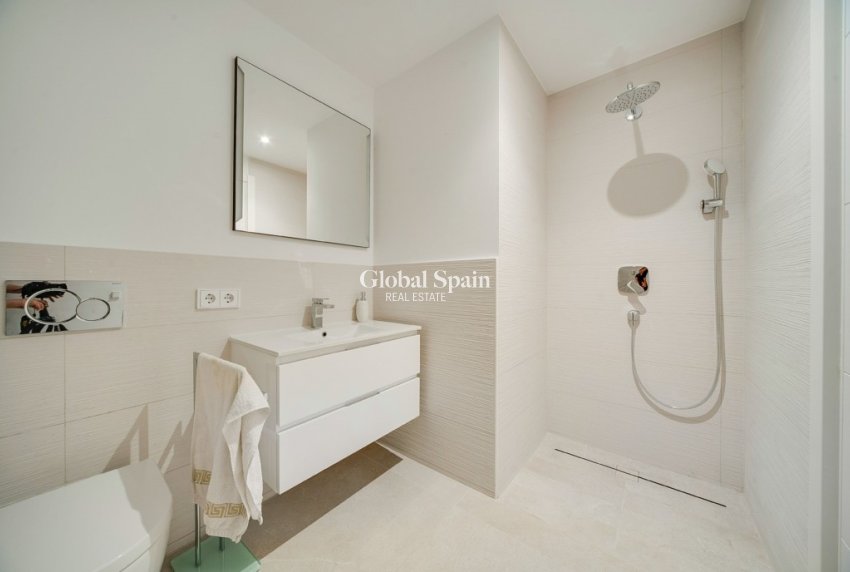 Resale - VILLA -
PALMA - Son Vida