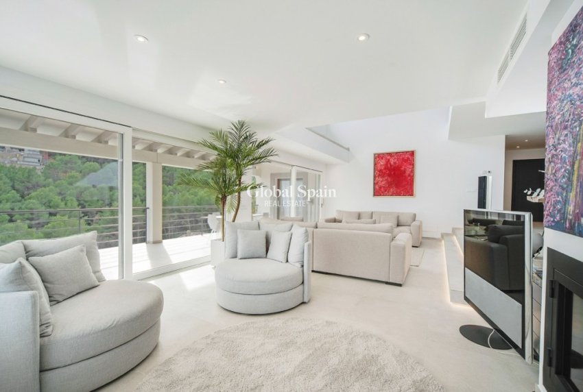 Resale - VILLA -
PALMA - Son Vida