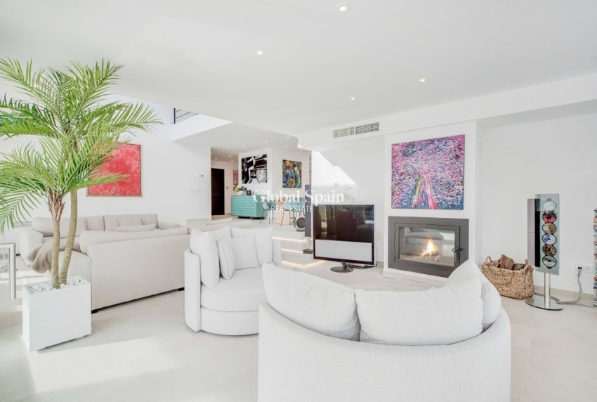 Resale - VILLA -
PALMA - Son Vida