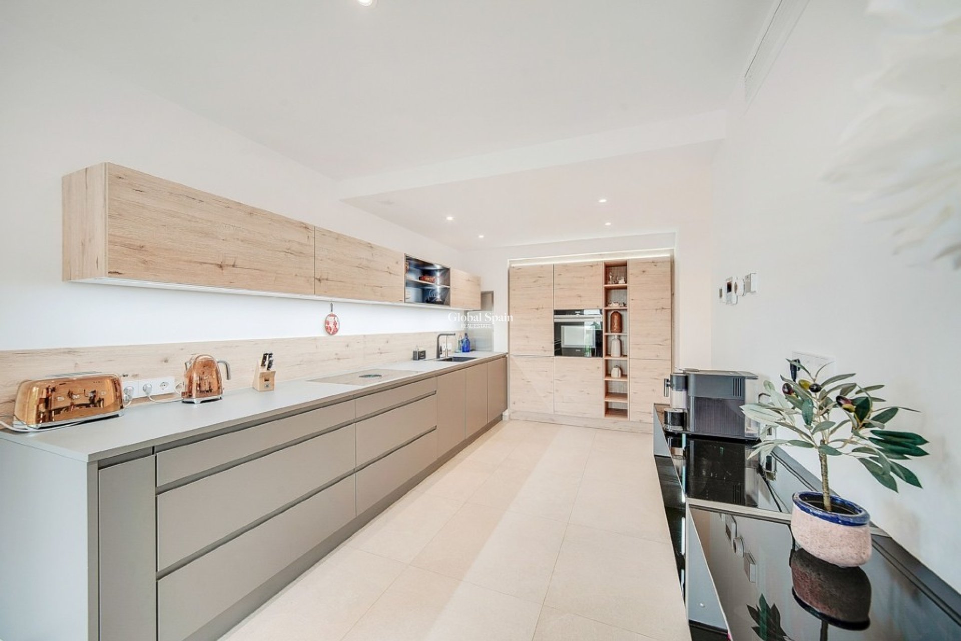 Resale - VILLA -
PALMA - Son Vida