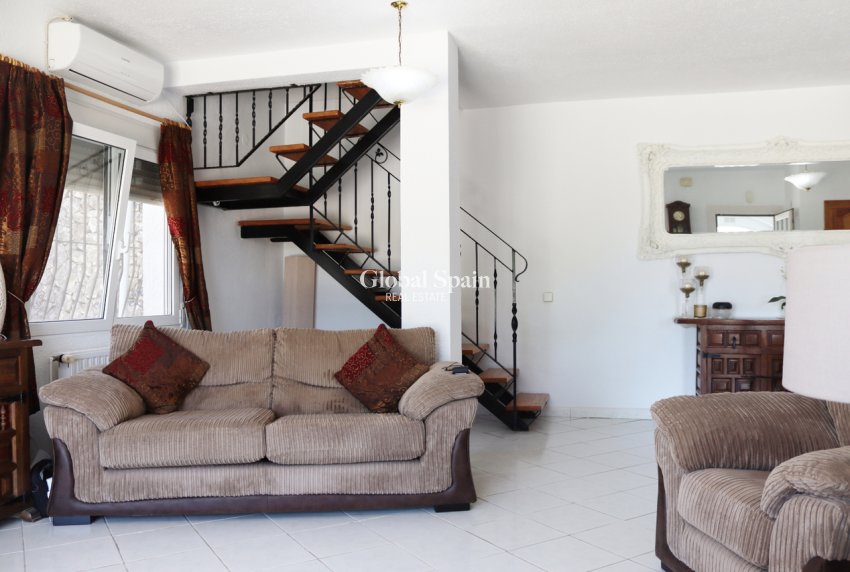 Resale - VILLA -
PARCENT - Inland