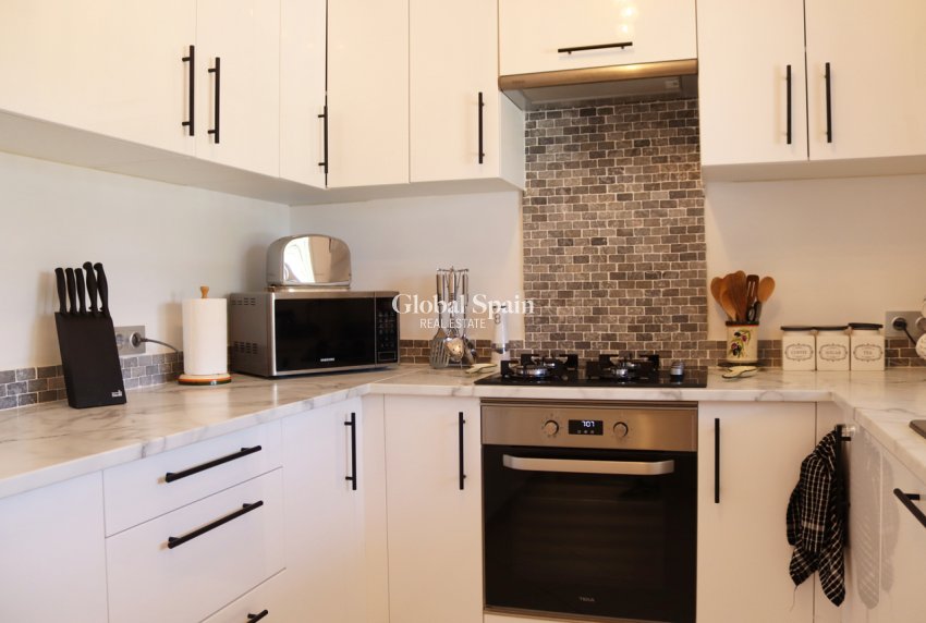 Resale - VILLA -
PARCENT - Inland