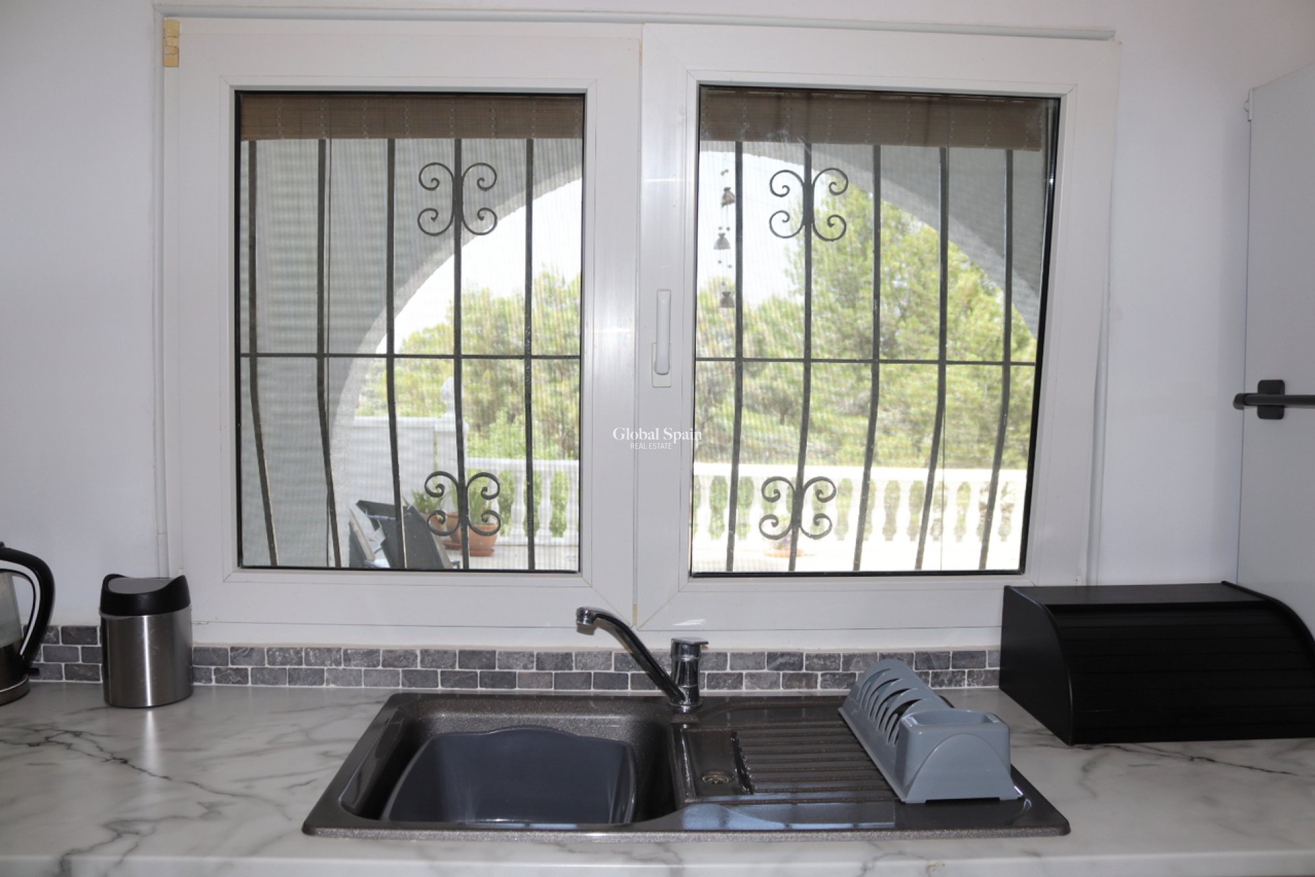 Resale - VILLA -
PARCENT - Inland