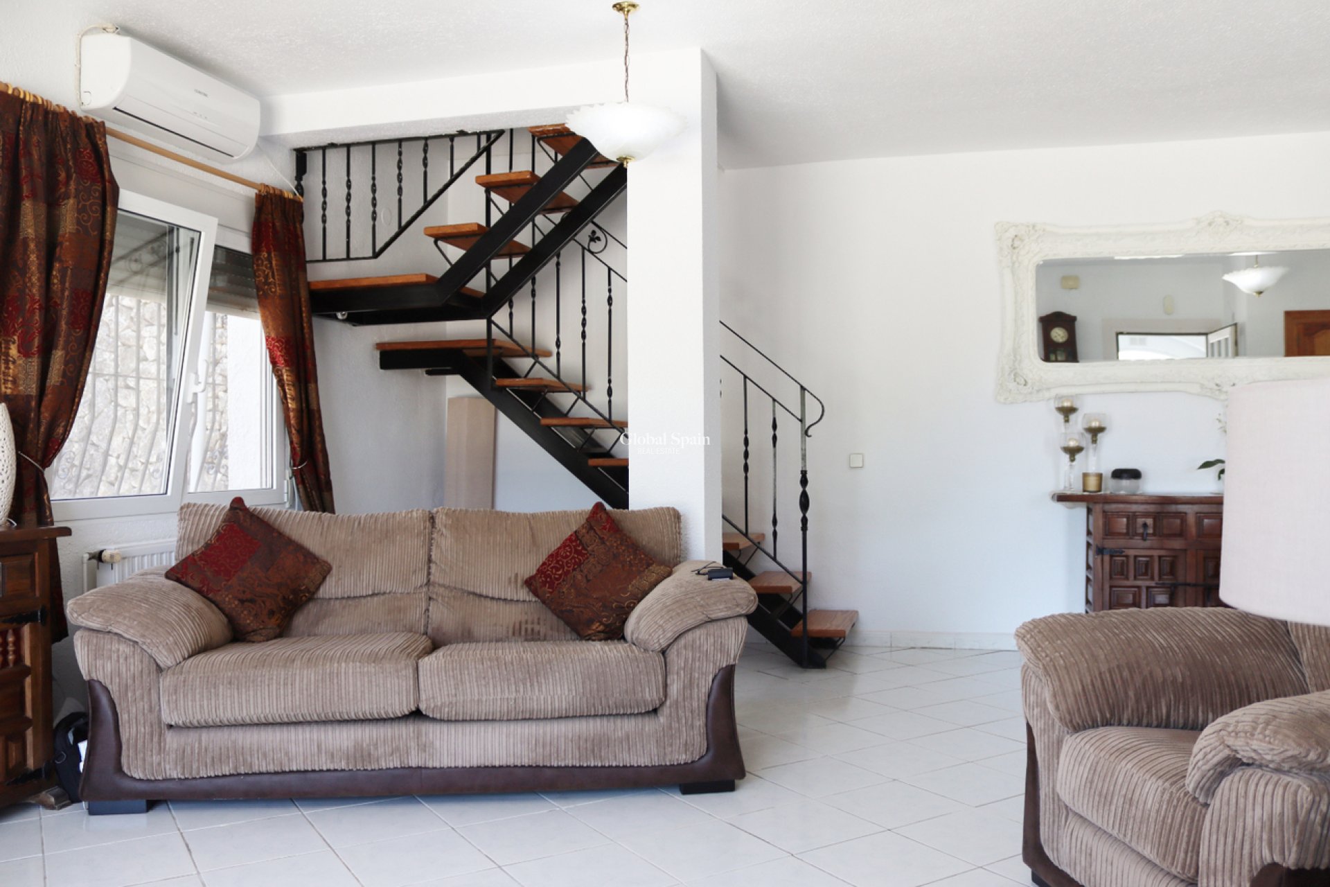 Resale - VILLA -
PARCENT - Inland