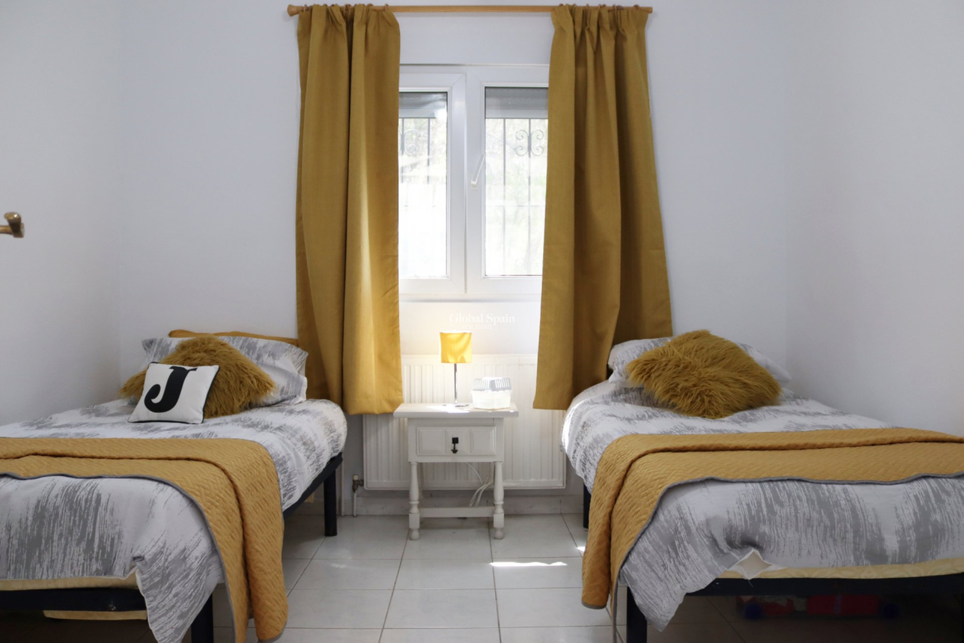 Resale - VILLA -
PARCENT - Inland