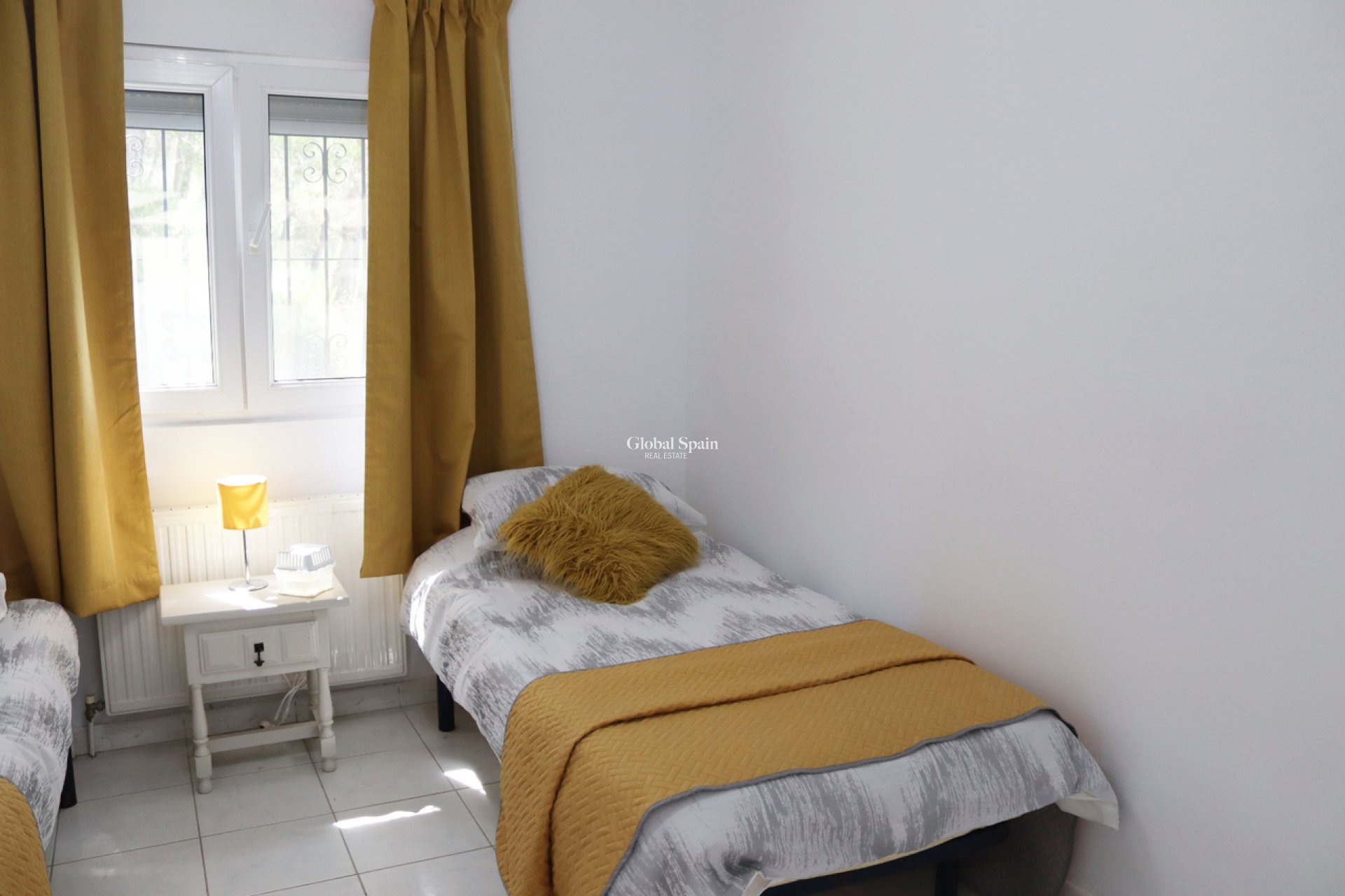 Resale - VILLA -
PARCENT - Inland