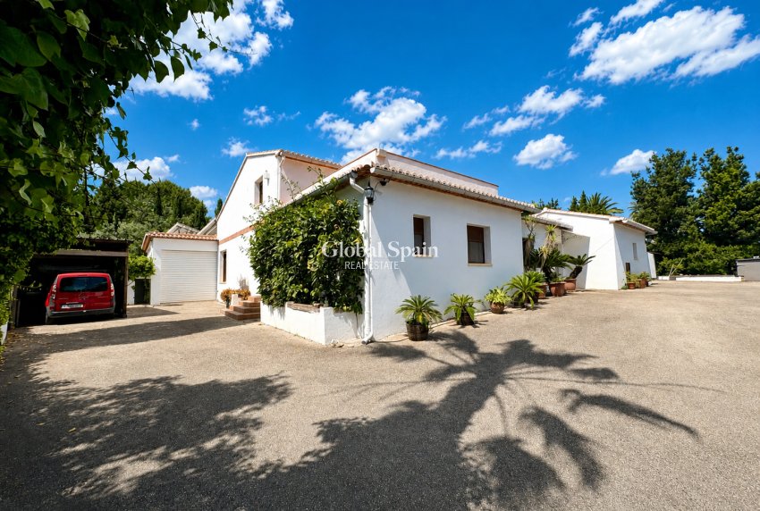 Resale - VILLA -
PEDREGUER - Pedreguer