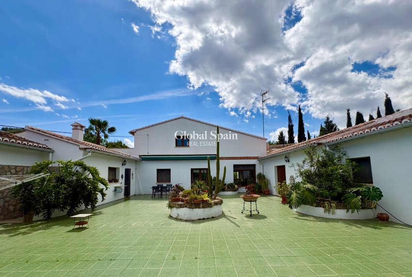 Resale - VILLA -
PEDREGUER - Pedreguer