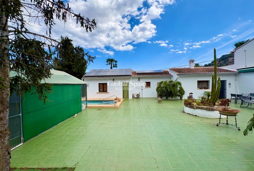 Resale - VILLA -
PEDREGUER - Pedreguer