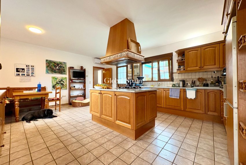 Resale - VILLA -
PEDREGUER - Pedreguer