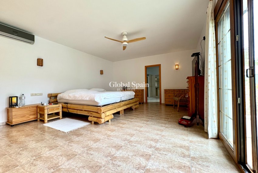Resale - VILLA -
PEDREGUER - Pedreguer