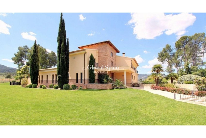 Resale - VILLA -
PENÀGUILA - Penàguila
