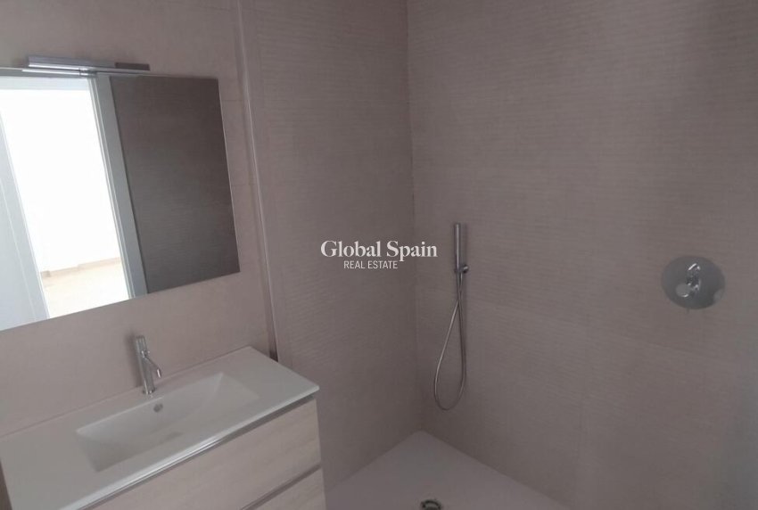 Resale - Villa Penthouse -
TORREVIEJA - Aguas Nuevas