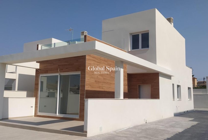 Resale - Villa Penthouse -
TORREVIEJA - Aguas Nuevas