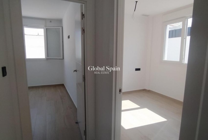 Resale - Villa Penthouse -
TORREVIEJA - Aguas Nuevas