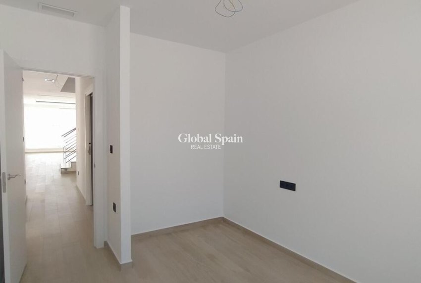 Resale - Villa Penthouse -
TORREVIEJA - Aguas Nuevas