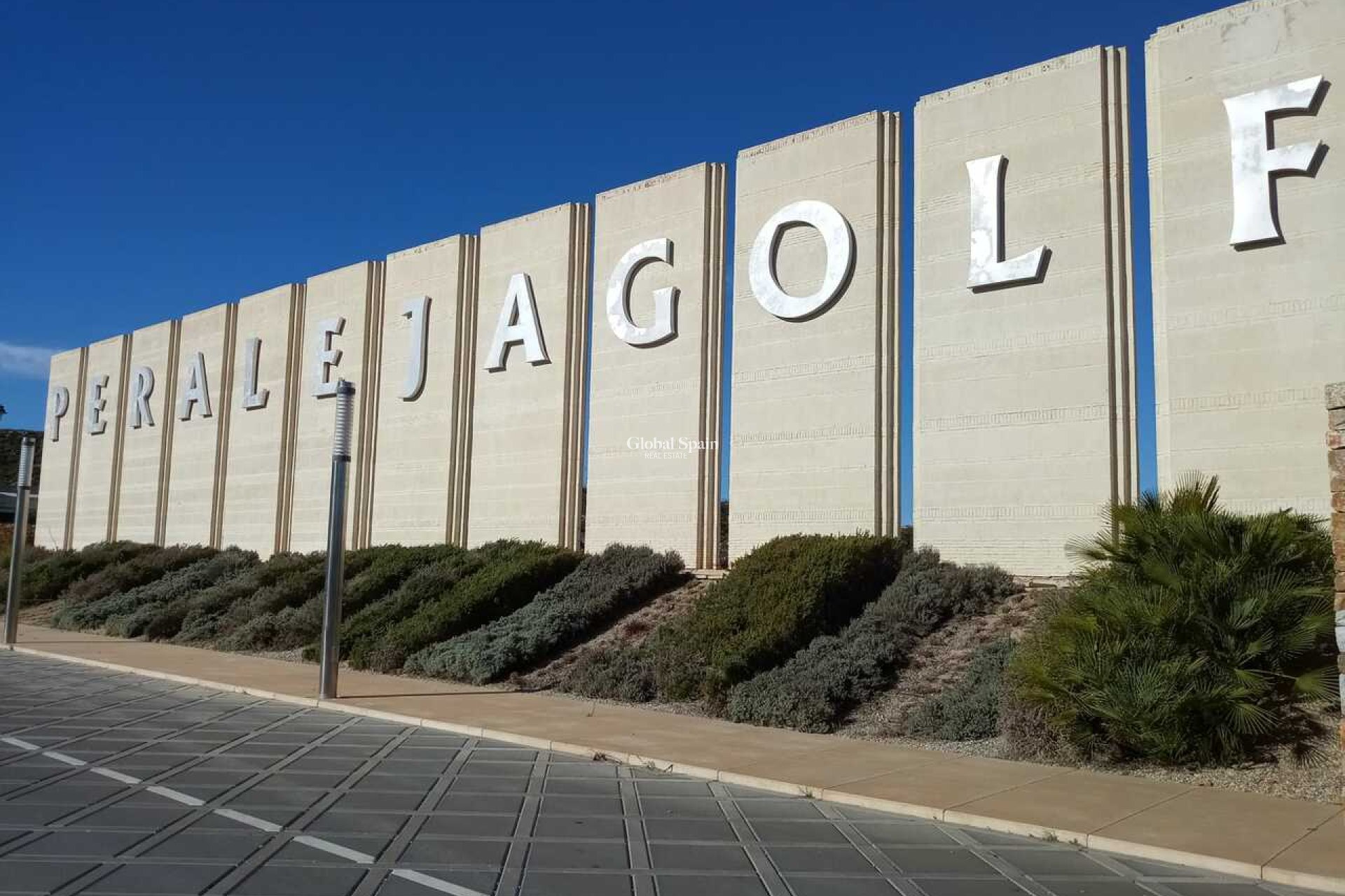 Resale - VILLA -
PERALEJA GOLF - Inland