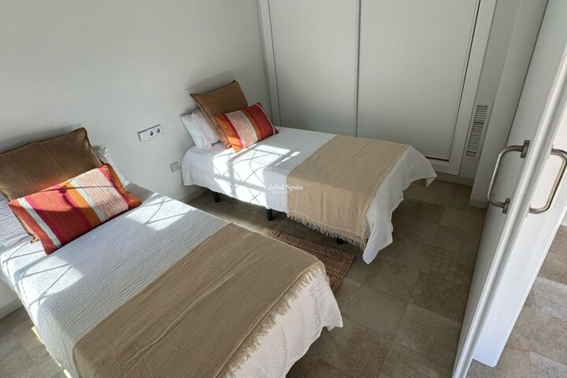 Resale - VILLA -
PERALEJA GOLF - Inland