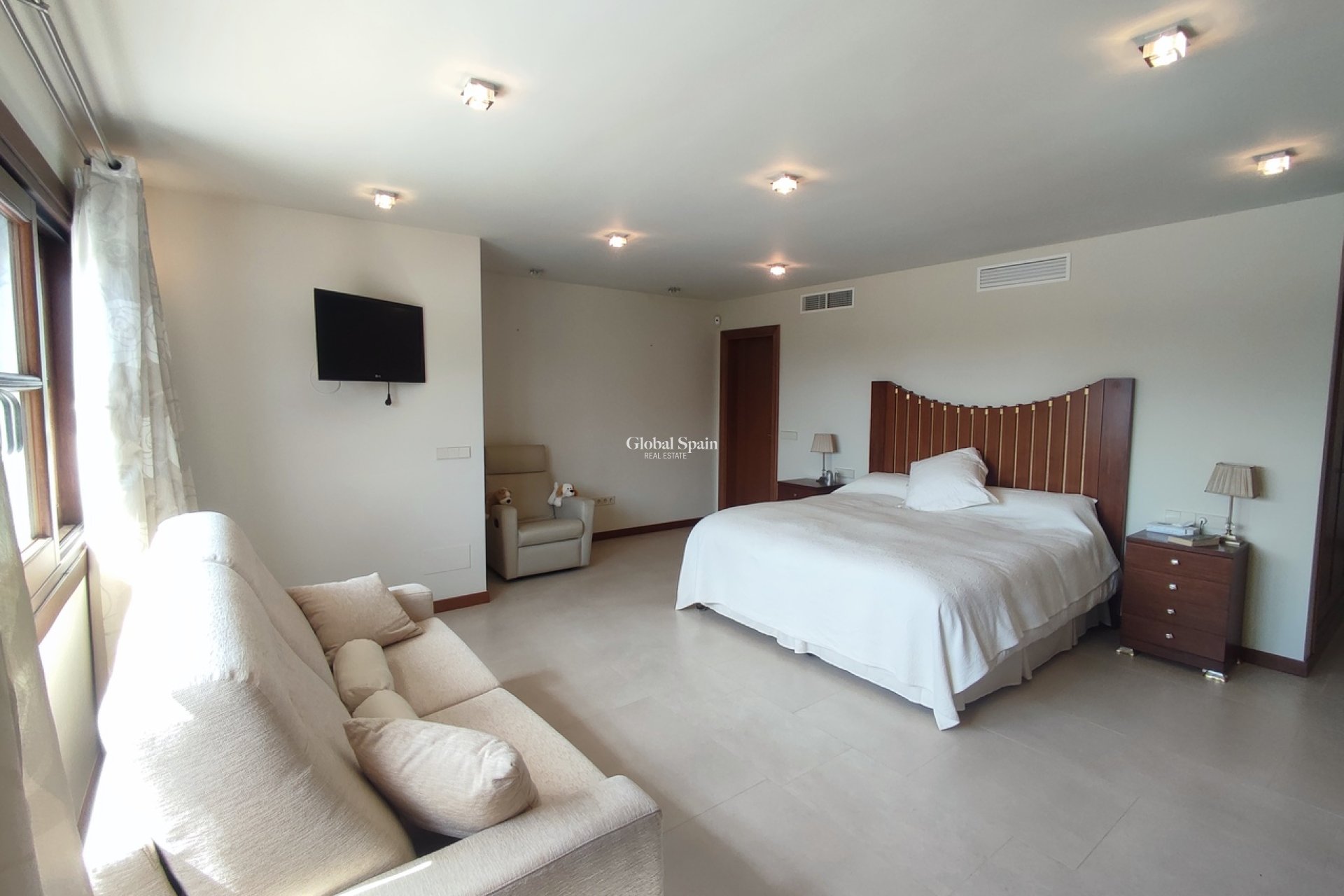 Resale - VILLA -
PERALEJA GOLF - Inland