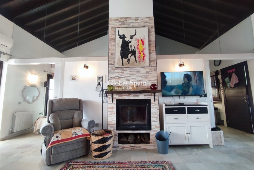 Resale - VILLA -
PERALEJA GOLF - Inland