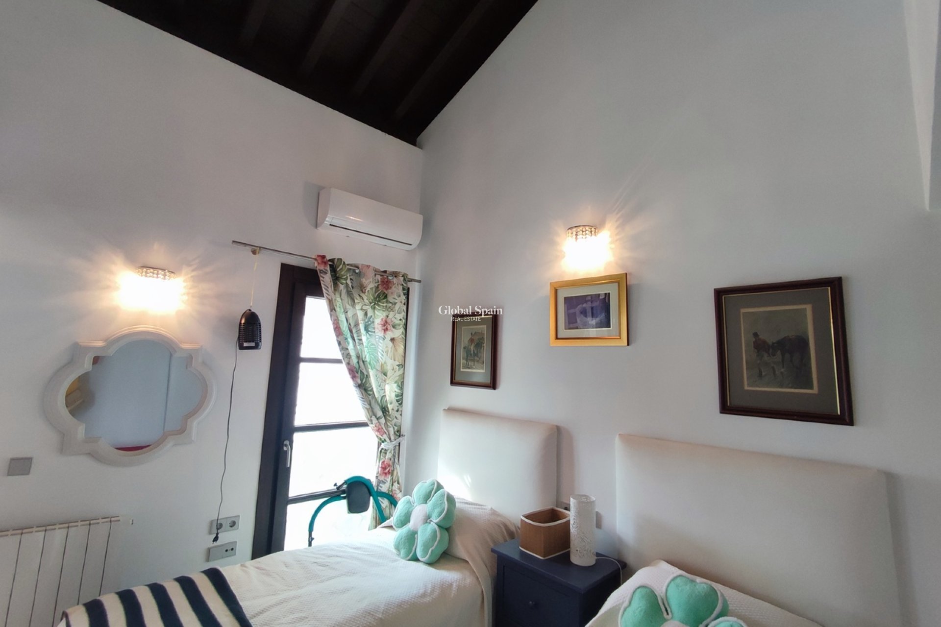 Resale - VILLA -
PERALEJA GOLF - Inland