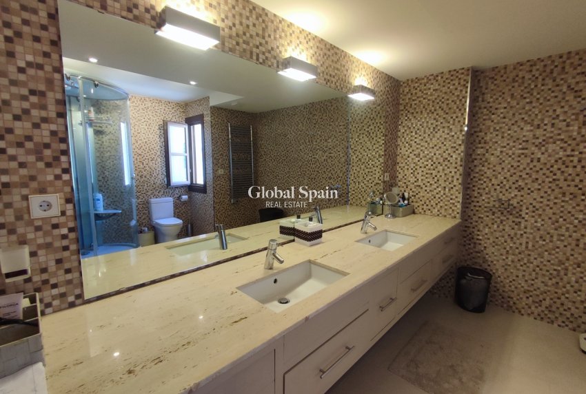 Resale - VILLA -
PERALEJA GOLF - Inland