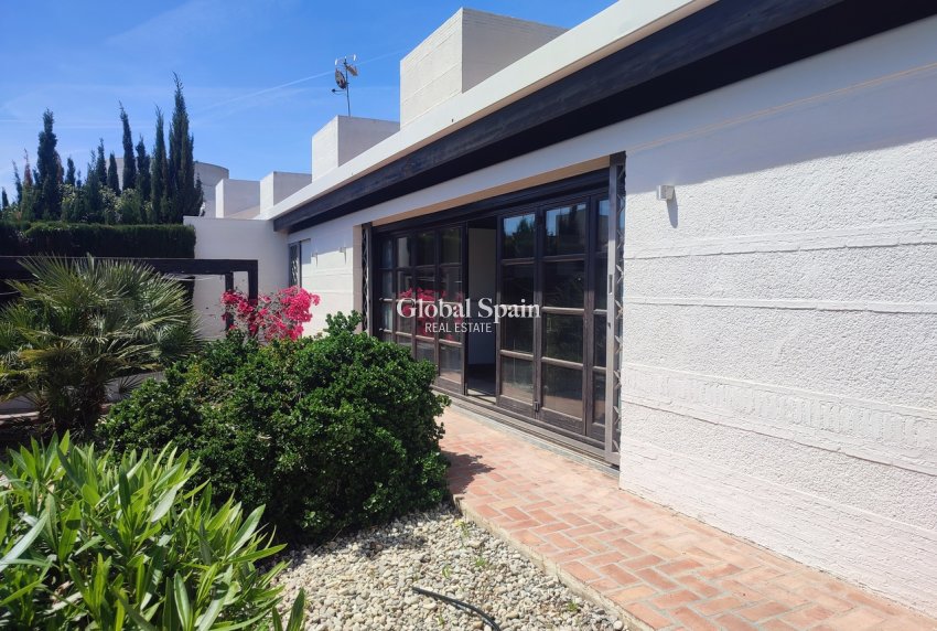 Resale - VILLA -
PERALEJA GOLF - Inland