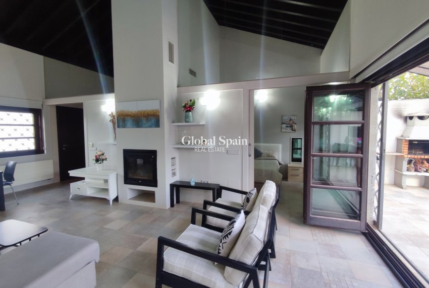 Resale - VILLA -
PERALEJA GOLF - Inland