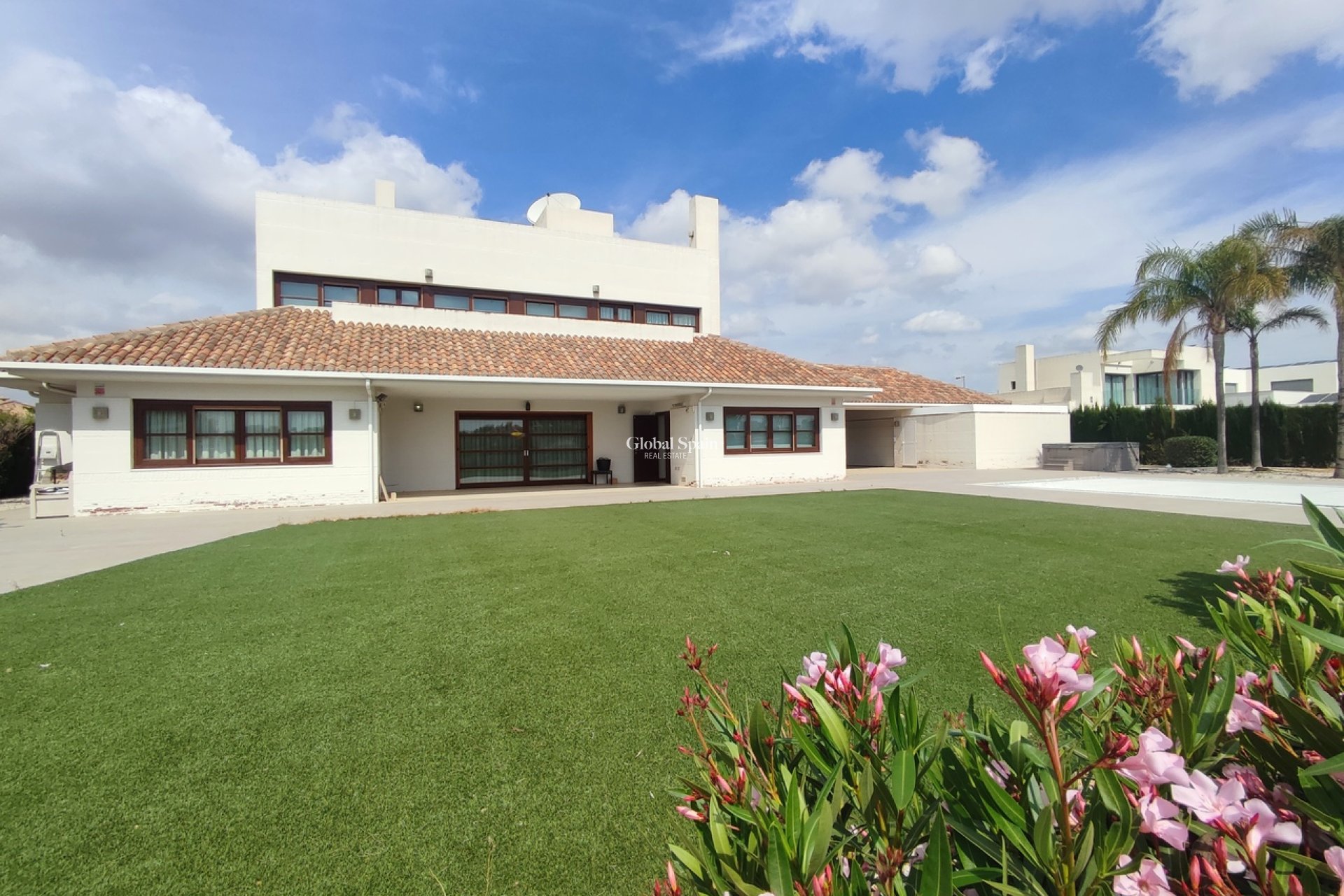 Resale - VILLA -
PERALEJA GOLF - Inland