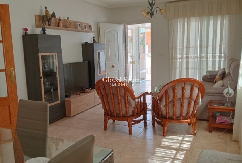 Resale - VILLA -
PILAR DE LA HORADADA - Costa Blanca