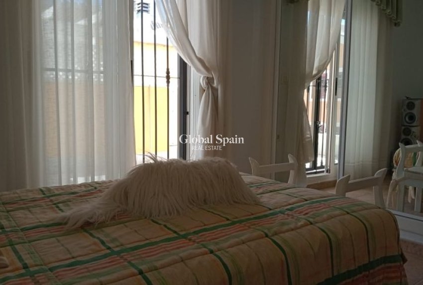 Resale - VILLA -
PILAR DE LA HORADADA - Costa Blanca