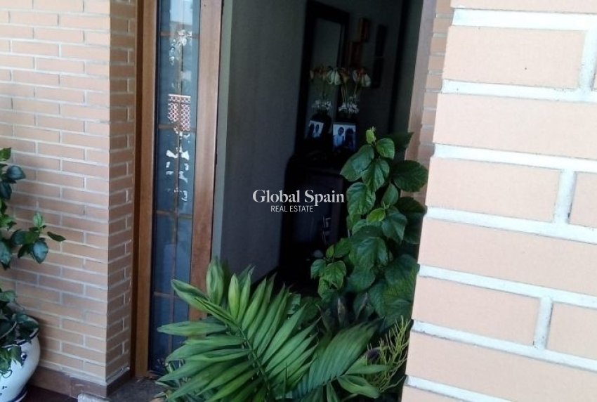 Resale - VILLA -
PILAR DE LA HORADADA - Costa Blanca