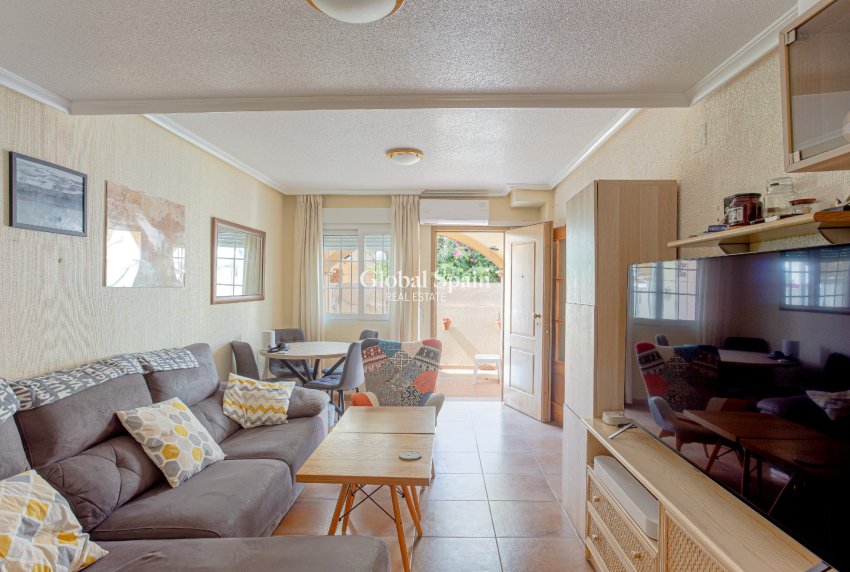 Resale - VILLA -
PILAR DE LA HORADADA - Costa Blanca