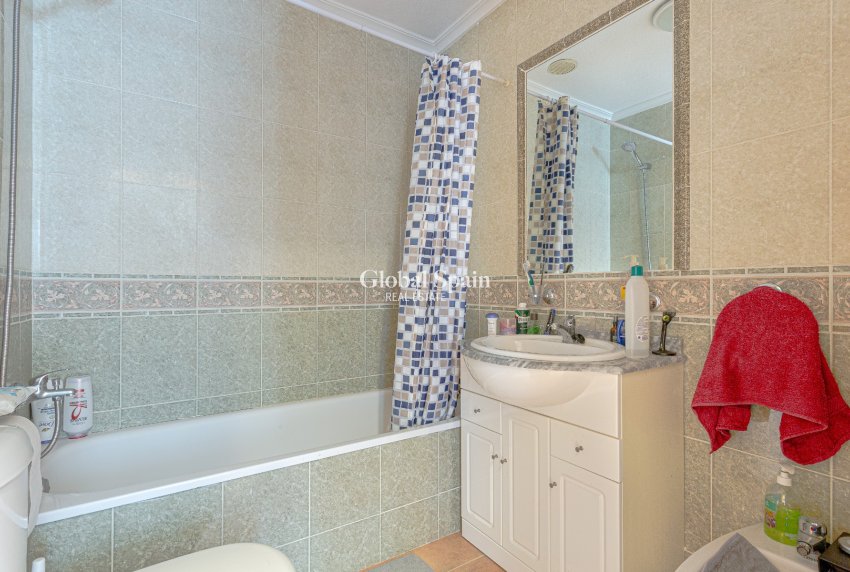 Resale - VILLA -
PILAR DE LA HORADADA - Costa Blanca