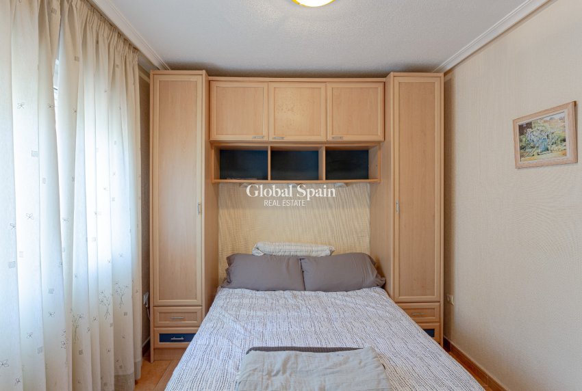 Resale - VILLA -
PILAR DE LA HORADADA - Costa Blanca