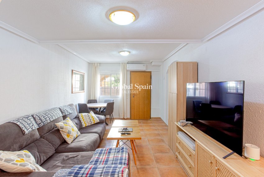 Resale - VILLA -
PILAR DE LA HORADADA - Costa Blanca