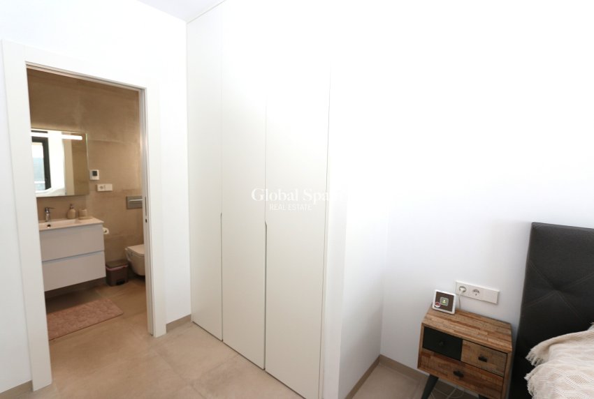 Resale - VILLA -
PILAR DE LA HORADADA - Costa Blanca