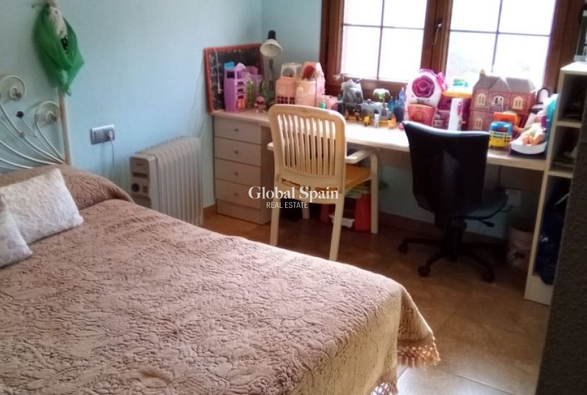 Resale - VILLA -
PILAR DE LA HORADADA - Costa Blanca